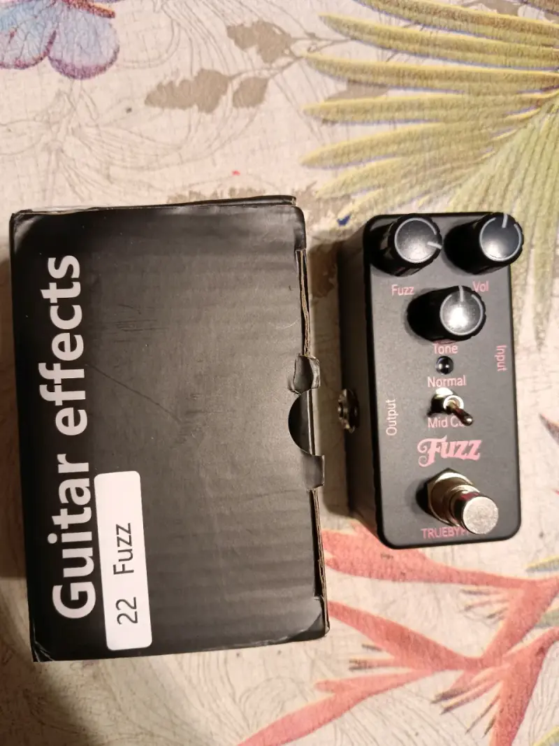 Pedal de efectos de guitarra Fuzz - 1