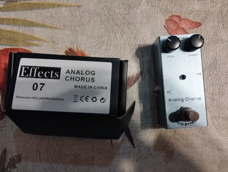 Pedal de efectos chorus analógico para guitarra - 1
