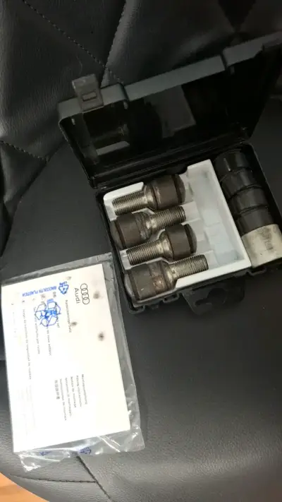 Juego de pernos de seguridad Audi - miniatura 1