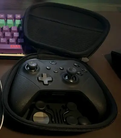 Control Xbox Elite Series 2 con estuche - miniatura 1