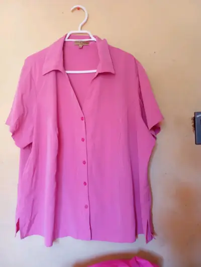 Blusa rosa de manga corta para mujer - miniatura 2