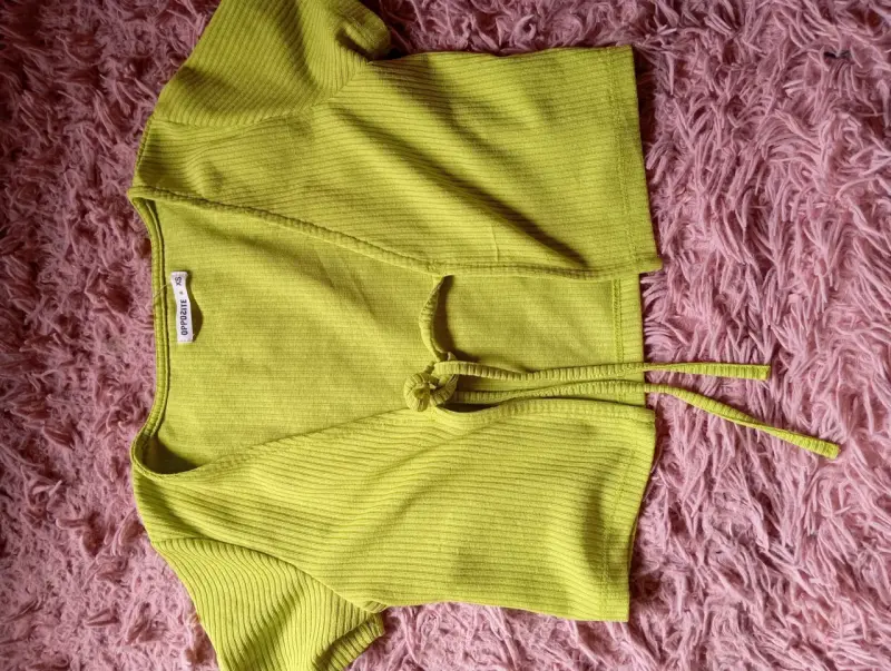 Top corto verde lima Opposite - 3