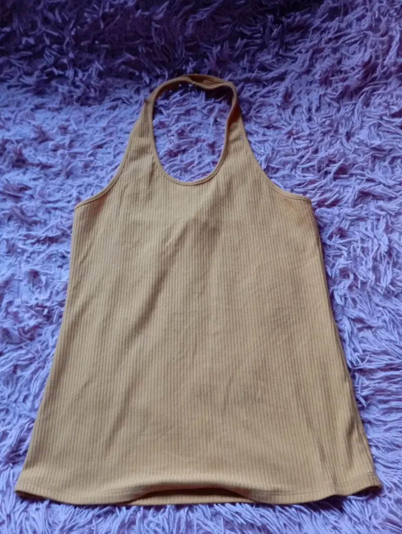 Polera sin mangas beige casual - 1