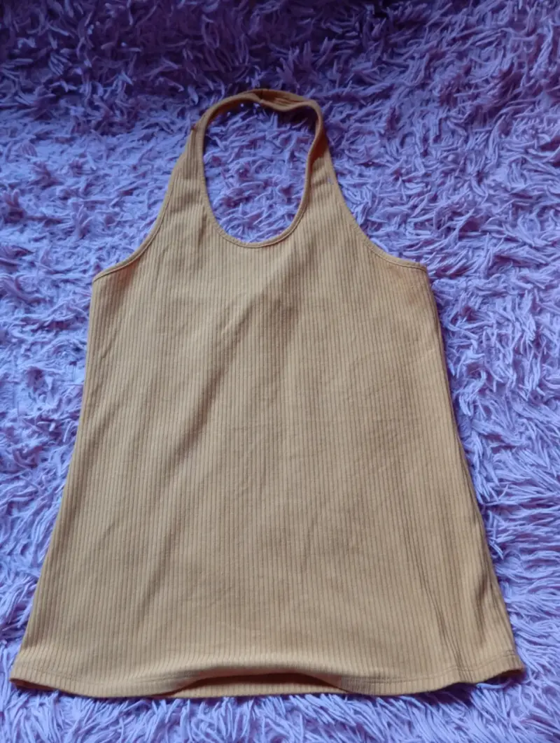 Polera sin mangas beige casual - 2