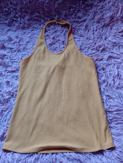 Polera sin mangas beige casual - miniatura 2