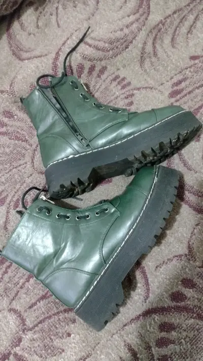 Botas militares verdes con cierre lateral - miniatura 2