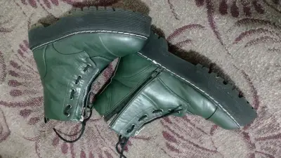 Botas militares verdes con cierre lateral - miniatura 3