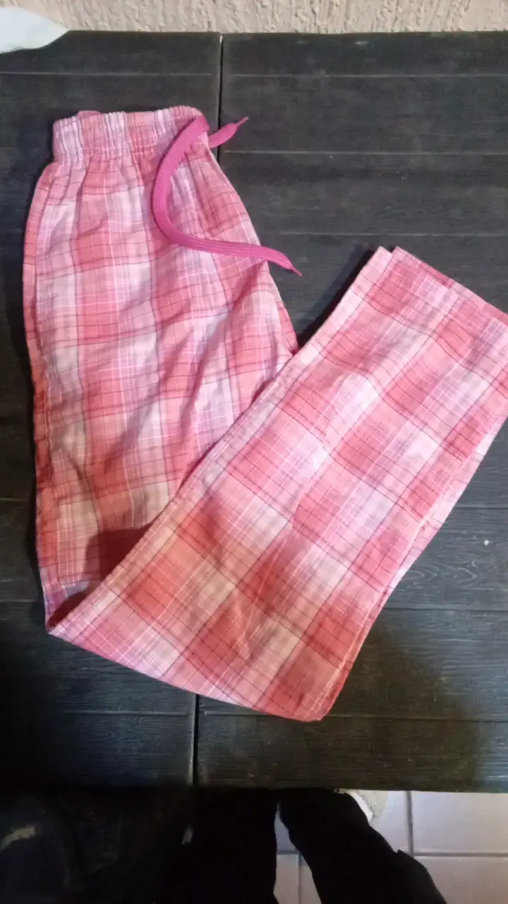 Pantalón tela a cuadros rosado talla 14 - 1
