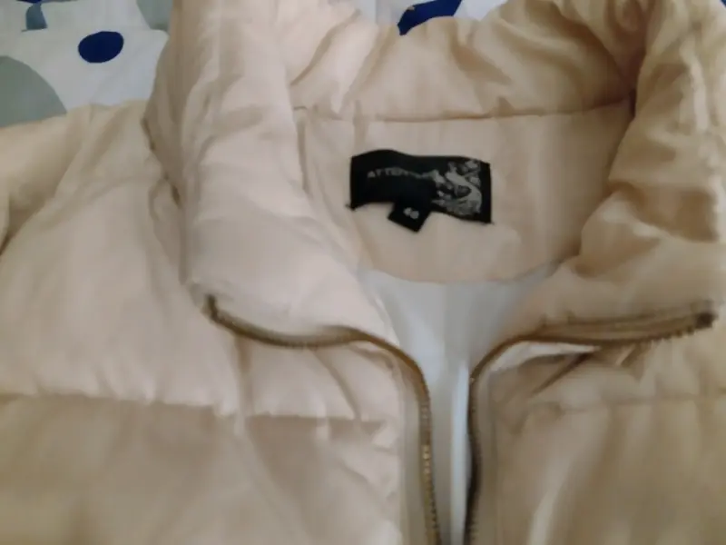Chaqueta acolchada beige para mujer - 3