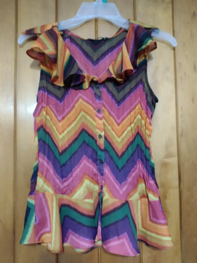 Blusa sin mangas con estampado zigzag multicolor