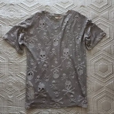 Polera calada con diseño de calaveras marca BANNED - miniatura 4