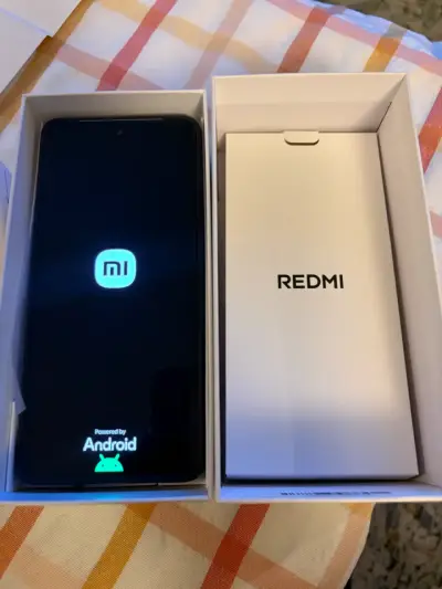Smartphone Redmi Note 15 5G con audífonos Redmi Buds 6 Play - miniatura 2