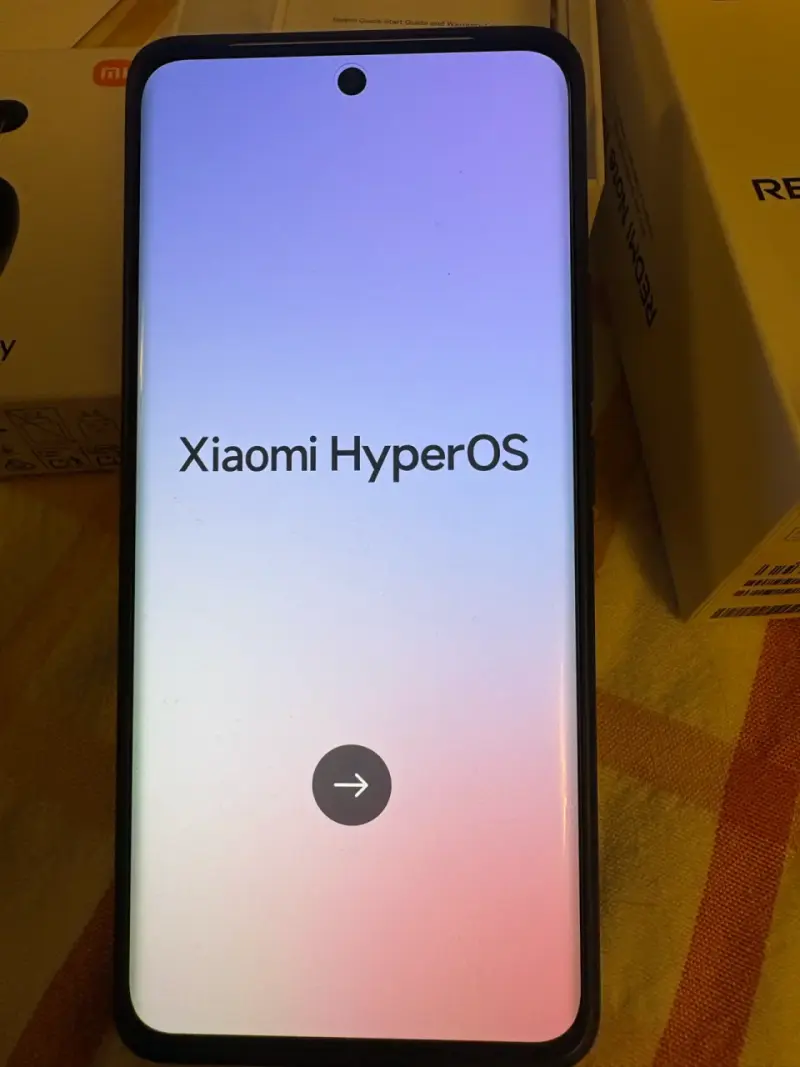 Smartphone Redmi Note 15 5G con audífonos Redmi Buds 6 Play - 5
