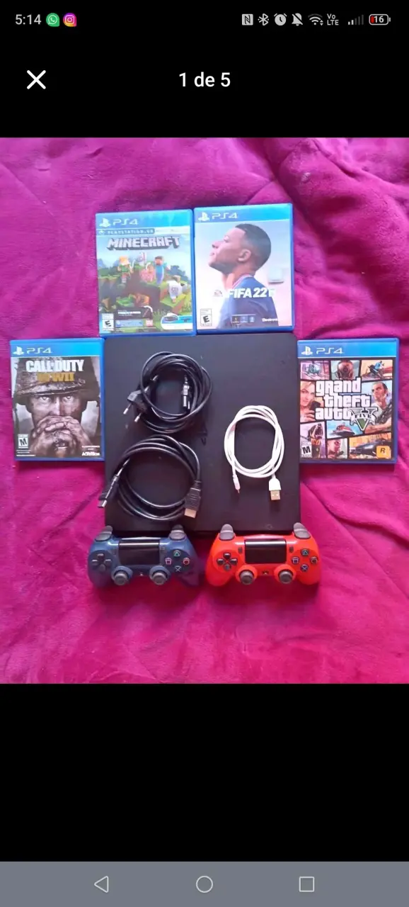 Consola PS4 con juegos y controles - 1