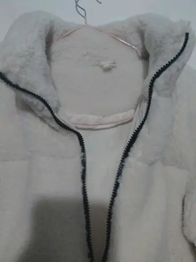 Chaqueta de abrigo blanca acolchada - miniatura 3