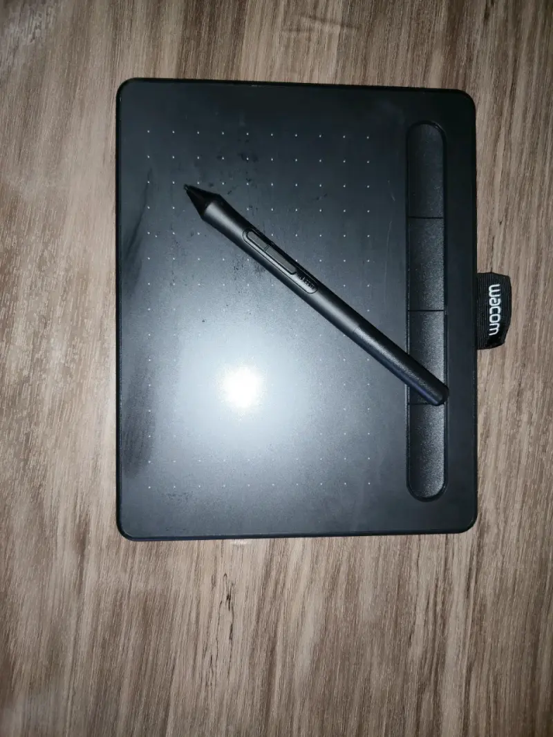 Tableta gráfica Wacom con lápiz - 2