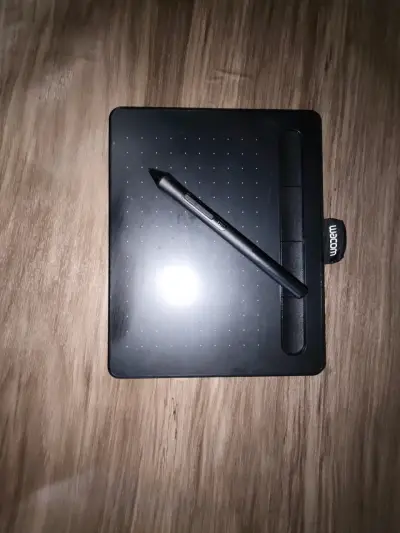 Tableta gráfica Wacom con lápiz - miniatura 3