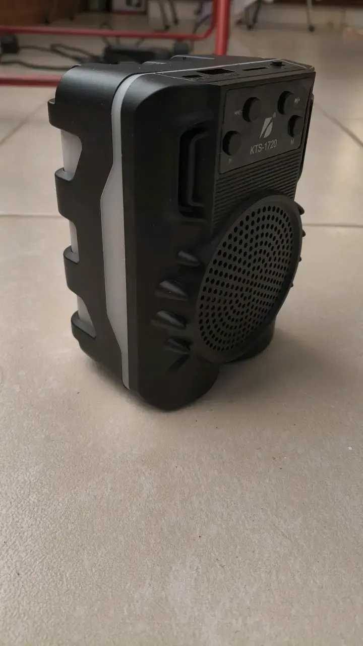 Parlante portátil KTS-1720 con Bluetooth - 5