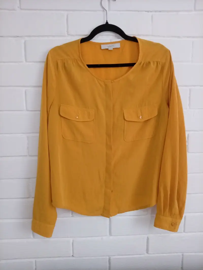 Blusa amarilla de mujer marca Loft