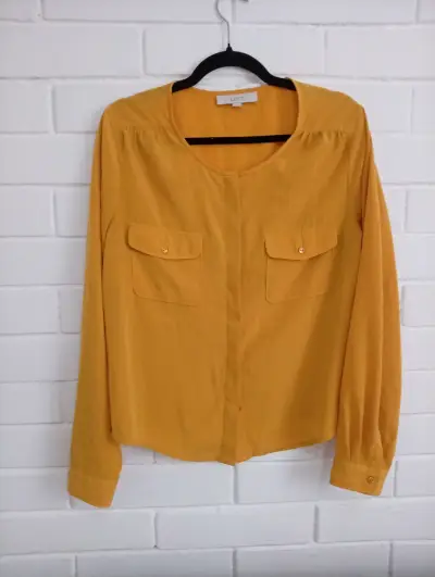 Blusa amarilla de mujer marca Loft - miniatura 1