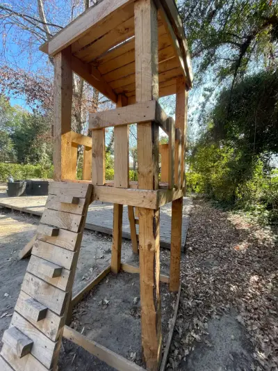 Casa de árbol de madera para niños - miniatura 1