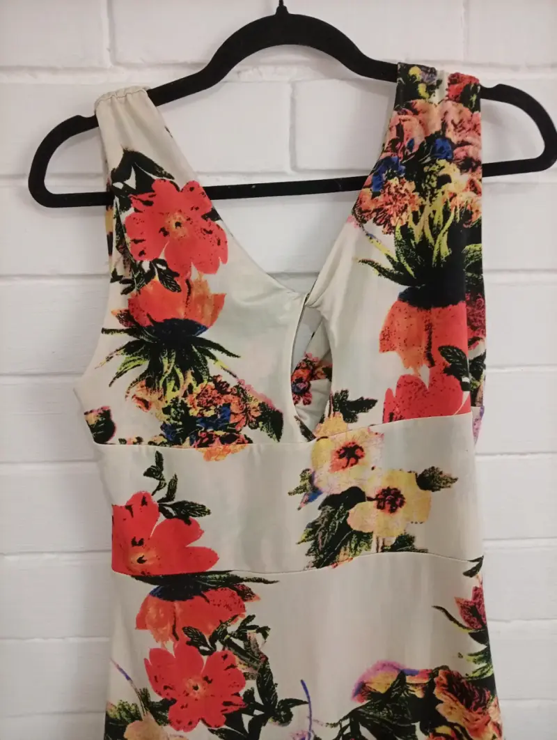 Vestido floral sin mangas elegante - 2