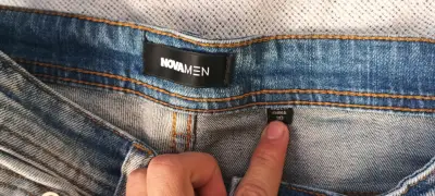 Jeans desgastados de mezclilla azul - miniatura 3