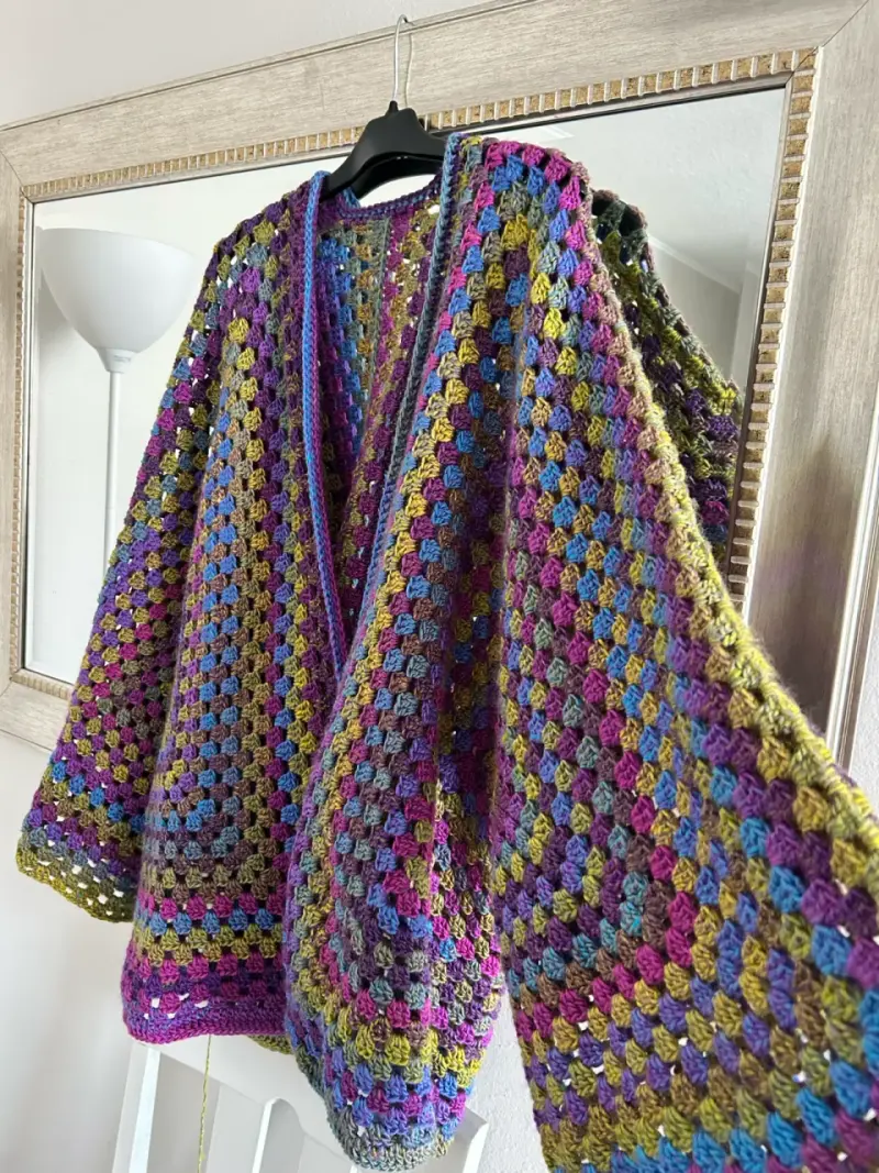 Cardigan tejido a crochet multicolor - 1