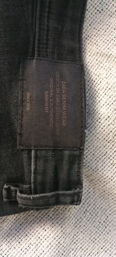 Jeans negros desgastados para hombre - miniatura 3