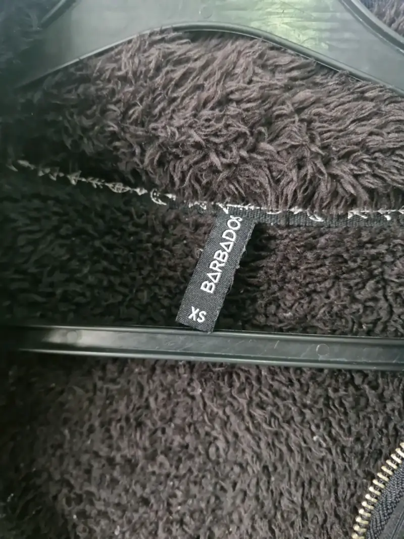 Chaqueta de peluche negra con cierre S/M - 3