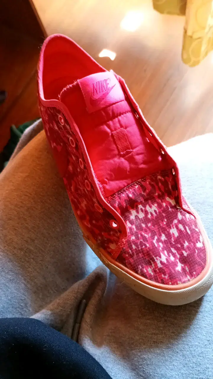 Zapatillas Nike rojas sin cordones