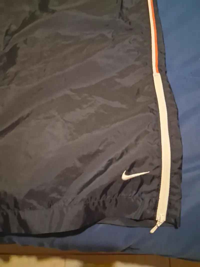 Pantalones deportivos Nike azul marino con franjas - 3
