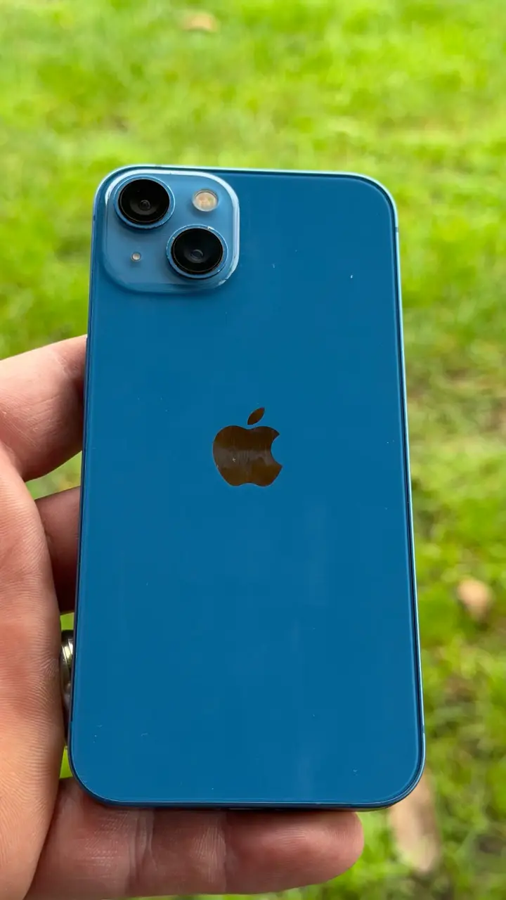 iPhone 13 en buen estado - 1