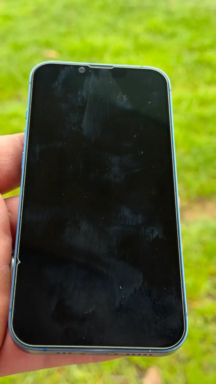 iPhone 13 en buen estado - 2