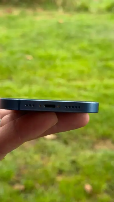 iPhone 13 en buen estado - miniatura 5