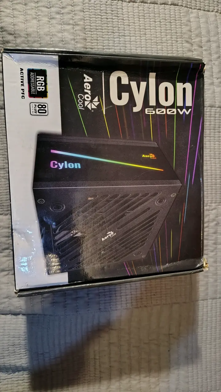 Fuente de poder Aerocool Cylon 600W RGB - 1