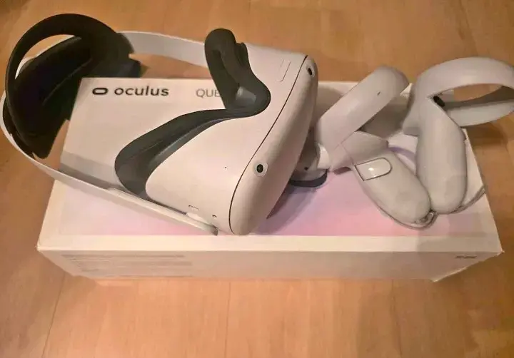 Gafas de realidad virtual con controladores - 2