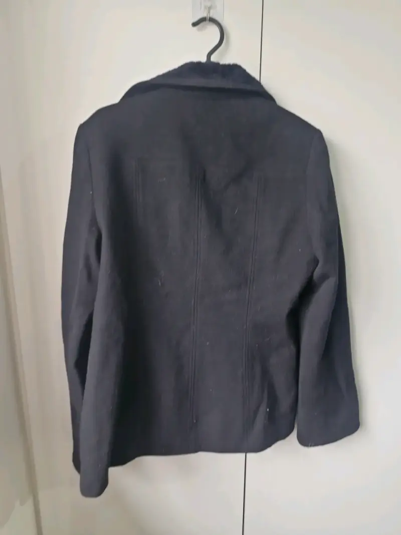 Abrigo negro con forro de piel sintética talla M - 2