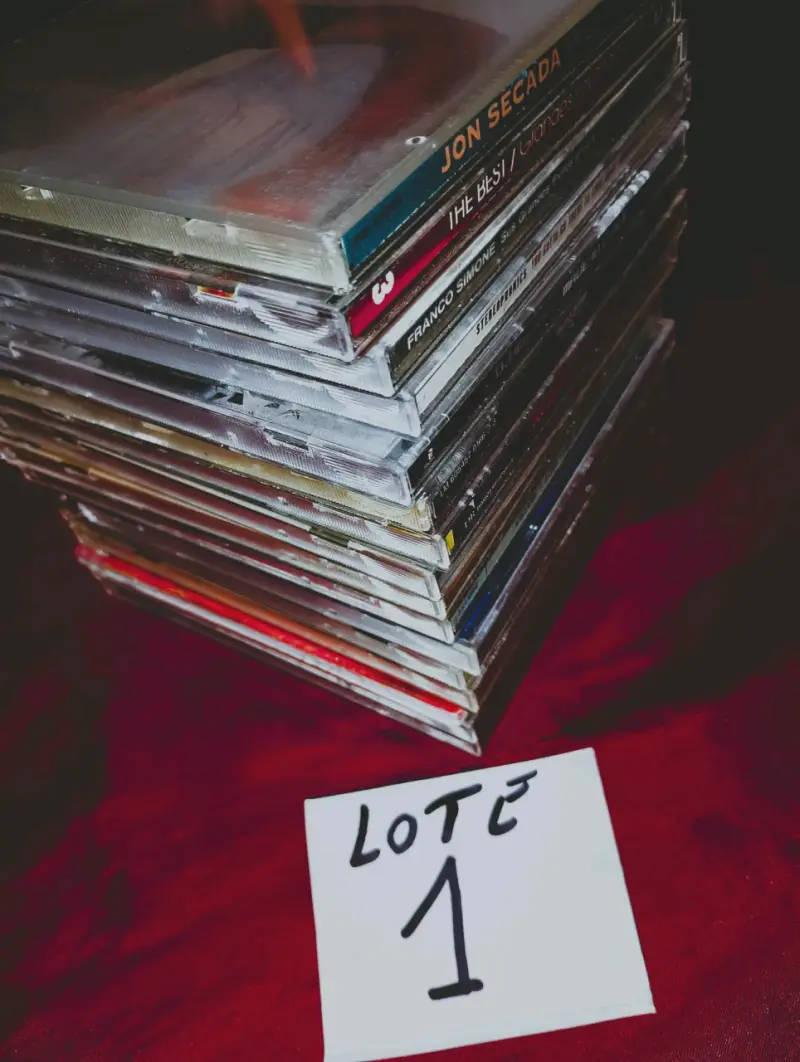 Lote de CDs de música variada 16 cd cada lote - 1