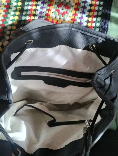 Mochila negra Coach con cierre interior - miniatura 1