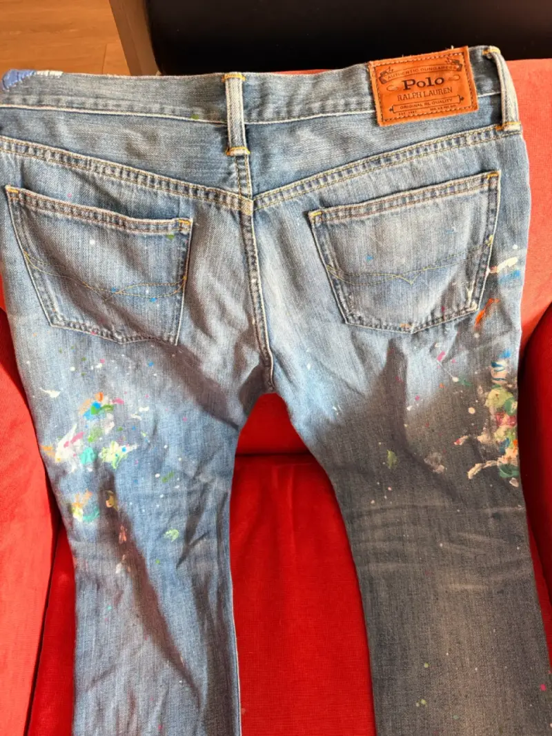 Jeans desgastados con diseño de pintura - 2