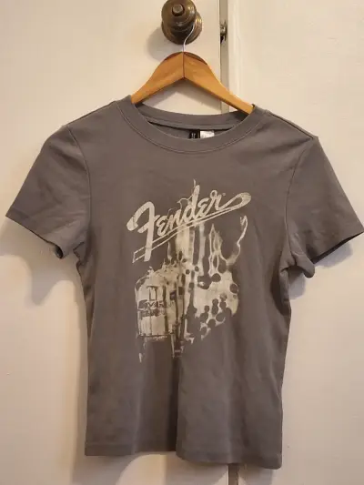 Polera gris Fender talla M H&M - miniatura 2