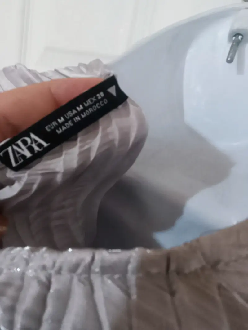 Blusa de mujer plisada gris manga larga - 3