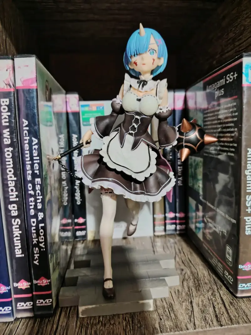 Figura de colección anime chica con cabello rosa - 2