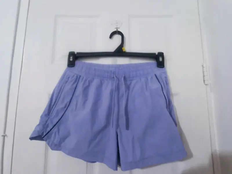 Shorts deportivos lilas para mujer - 1