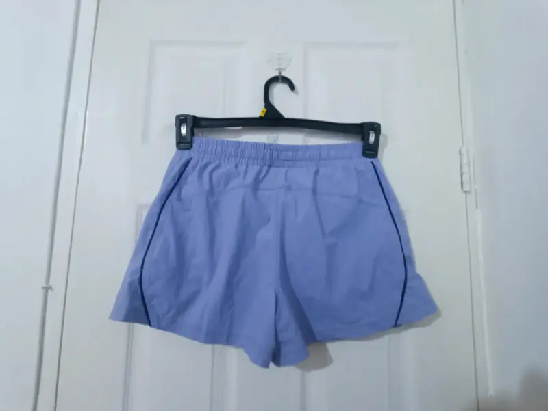 Shorts deportivos lilas para mujer - 3