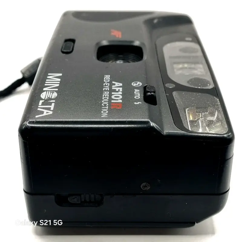 Cámara Minolta AF101R con reducción de ojos rojos - 2