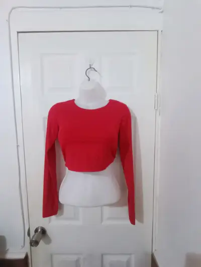 Crop top rojo de manga larga - miniatura 1