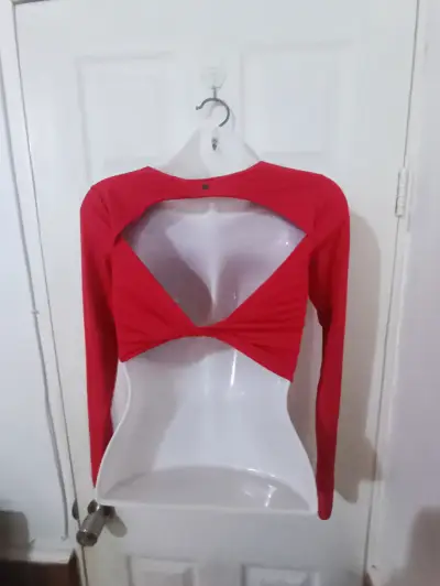 Crop top rojo de manga larga - miniatura 2