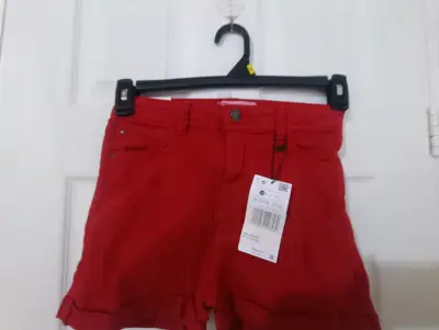 Shorts rojos de mezclilla para mujer - miniatura 1